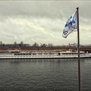 Rheinschiff - Hafen Duisburg 02/2012
