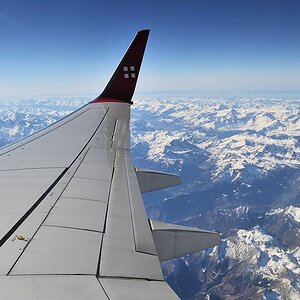 Mit einer 737-800 der Private Air über den Alpen
0752