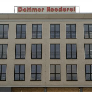 Hafen Duisburg - 06.04.2012 - Reedereigebäude