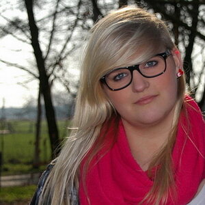 März `12