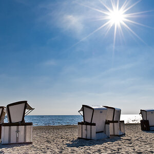Strandkörbe und Sonne