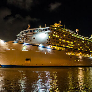 Nikon   Forum Explorer of the Seas 1