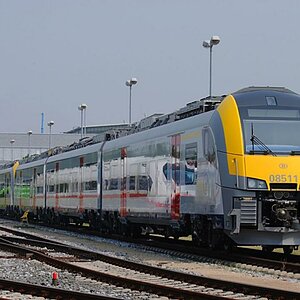 Velario D ein Geisterzug fährt beim Belgischen Triebwagen 08511 mit. Hier  PCW Siemens