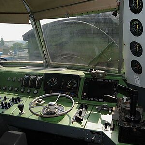 Cockpit 103