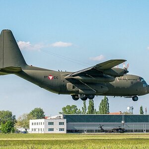 Lockheed C-130K Hercules (L-382)
Nikon D800 - Sigma 100-300