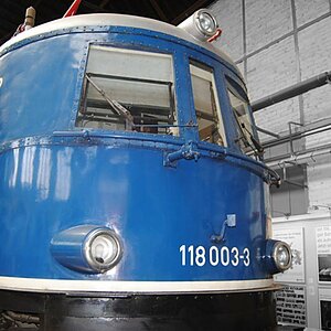 E 18 003 3
