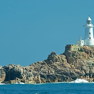 La Corbiére Point, Jersey
Kamera - Information
Modell:	NIKON D700	ISO.:	200 No gain
Datum:	2010:07:05 11:25:21	Belichtung:	1/320 S bei f/9.0 Bias 0.00