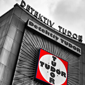 Turm-Palast
Gebäude
Detektei Tudor
Wahrzeichen
Frankfurt
Am Turm