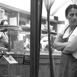 Pizzeria Women bw  D7K2753 NX2