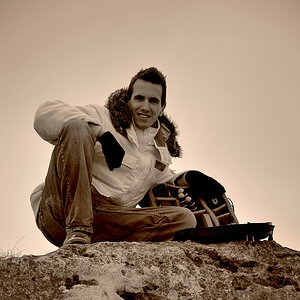 Dani in Sepia