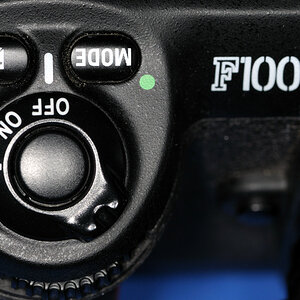 Nikon F100