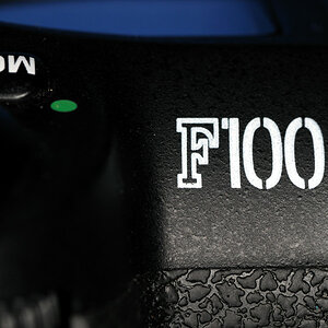 Nikon F100