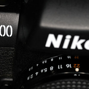 Nikon F100