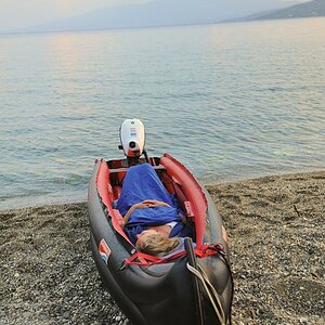 Kurz nach Sonnenaufgang auf der Insel Alatas (Griechenland)