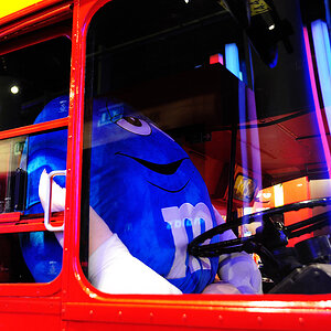 bus m&m