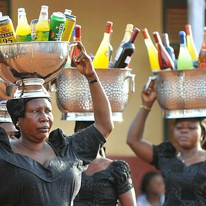 Beerdigungsfeier in Kumasi
Präsentation der Geschenke
4291