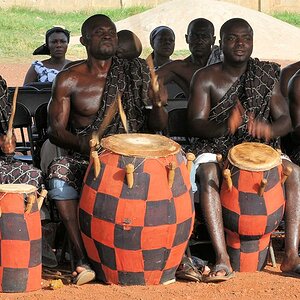Beerdigungsfeier in Kumasi
Musiker in Aktion
4140