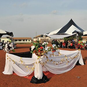 Beerdigungsfeier in Kumasi
2357