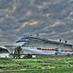 Emsüberführung des neuen Kreuzfahrtschiffes Celebrity Cruises.