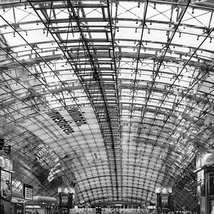 Dachkonstruktion ICE-Bahnhof im "The Squaire" Frankfurt