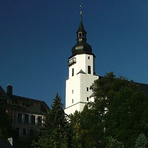 übermächtig