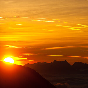 40 Sonnenaufgang über dem Dachstein