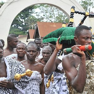 Die Insignien der Macht
das Messer des Königs, Thron und Sitzkissen
Adae-Festival, Kumasi
2891