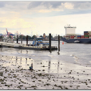 Anleger Teufelsbrück/Elbe (Hamburg)

Schiffsname: Barmbeck
IMO-Nummer: 9313228
