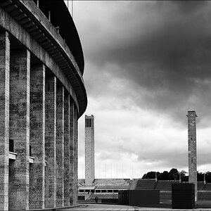 20 Stadion mit Säulen  - Berlin 09-2012