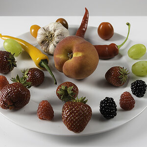 Fruits D800E Studio Shot, auf 800px Breite verkleinert mit Photoshop Bicubic Sharper.