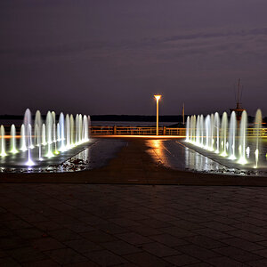 Wasserspiel bei Nacht