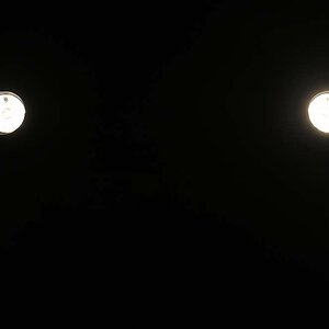 Ford Galaxy in der Nacht