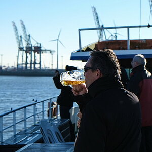 2012 11 30 125851 - Hafenrundfahrt Hamburg - 1/550s - f 5.6 - ISO 200 - FUJIFILM XF18-55mm F2.8-4 R LM OIS @55 (äqu. 83) mm