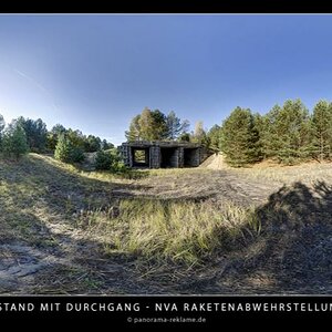 NVA Raketenabwehrstellung bei Klosterfelde - Fahrzeugunterstand mit Durchgang