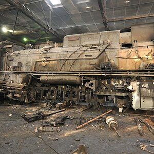 JS8030 bekommt eine Hauptuntersuchung.
Die Achsen wurden demontiert
0057