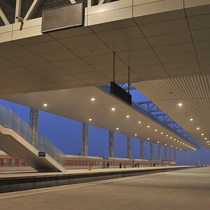 Bahnhof von Dun Huang
Bemerkenswert ist die große Leere.
Ein Riesenbahnhof für wenige Züge.
1218