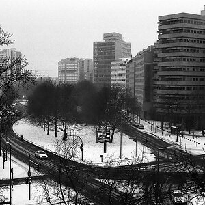 comp img957 bearbeitet

An der Urania

Nikon F3 und Nikkor 50 f1.4