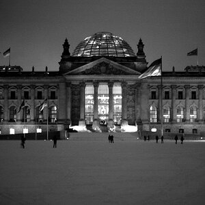 comp img978 bearbeitet

Reichstagsgebäude

Nikon F3 und Nikkor 50 f1.4