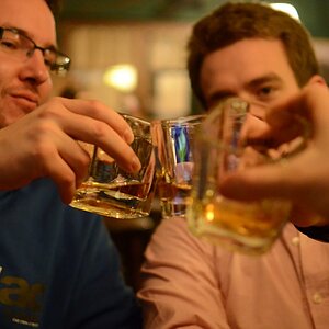 "Der Geist des Whiskeys"

Unterwegs mit sehr guten Freunden und meiner D7000 + meinem AF-S 35mm F1,8 G DX.