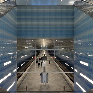 300 3912af: Hamburg, neue U-Bahnstation Überseequartier