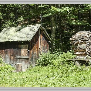 Hütte am Waldrand