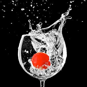Tomate im Weinglas 002