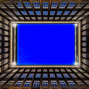Der Himmel über Hamburg
Vom Boden des Chile-Hauses aus gesehen