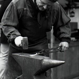 comp img006 bearbeitet

Nikon F3 mit Nikon Ai 50 1.4 auf TMax 400