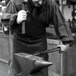 comp img005 bearbeitet

Nikon F3 mit Nikon Ai 50 1.4 auf TMax 400