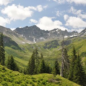 Val Sumvitg mit Piz Muraun