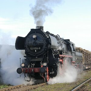 Die 52 mit Holzwagon