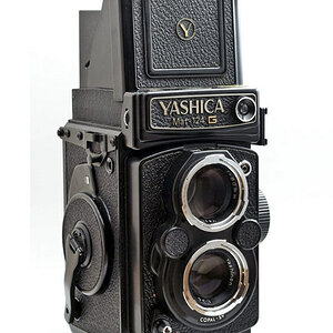 yashica mat 124g