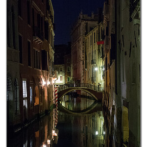 gracht bei Nacht