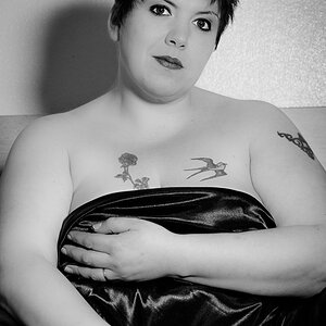 Meine Frau Nicol. Bounced flash gegen Wand und Decke angesteuert via CLS.